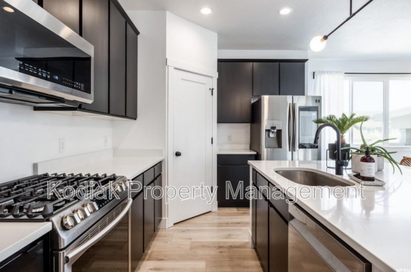 5257 W Copeland Dr - Photo 4 of 17