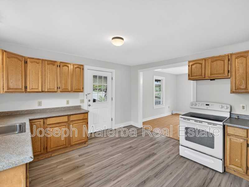 483 Boswell Ave - Photo 3 of 27