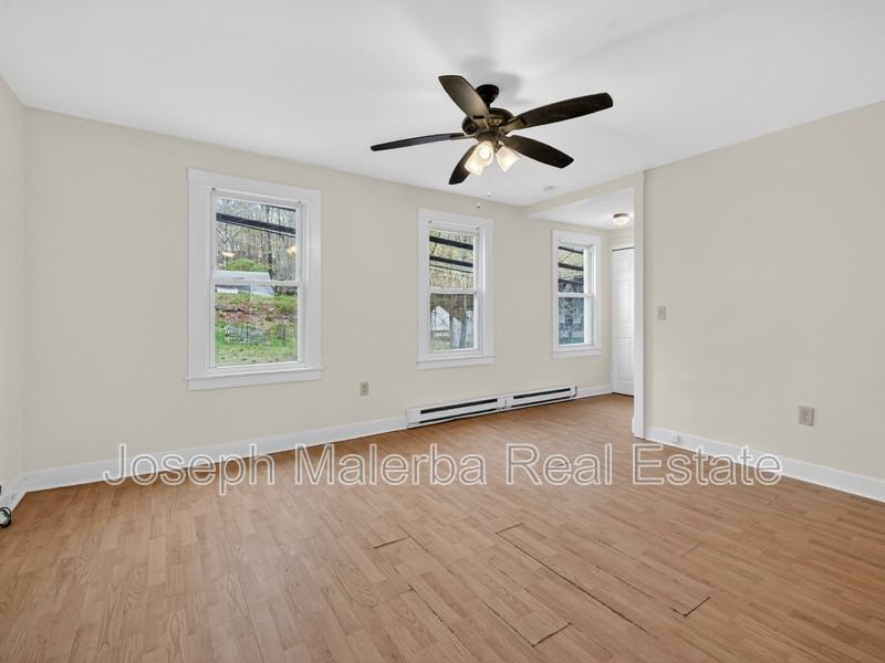 483 Boswell Ave - Photo 7 of 27