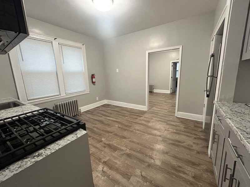 100 Grand Ave #1R - Photo 3 of 12