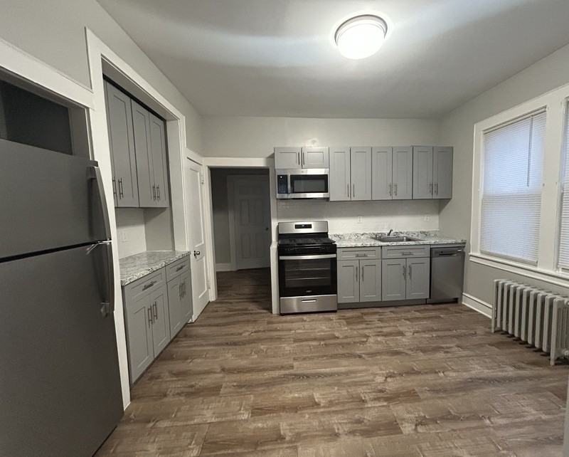 100 Grand Ave #1R - Photo 6 of 12