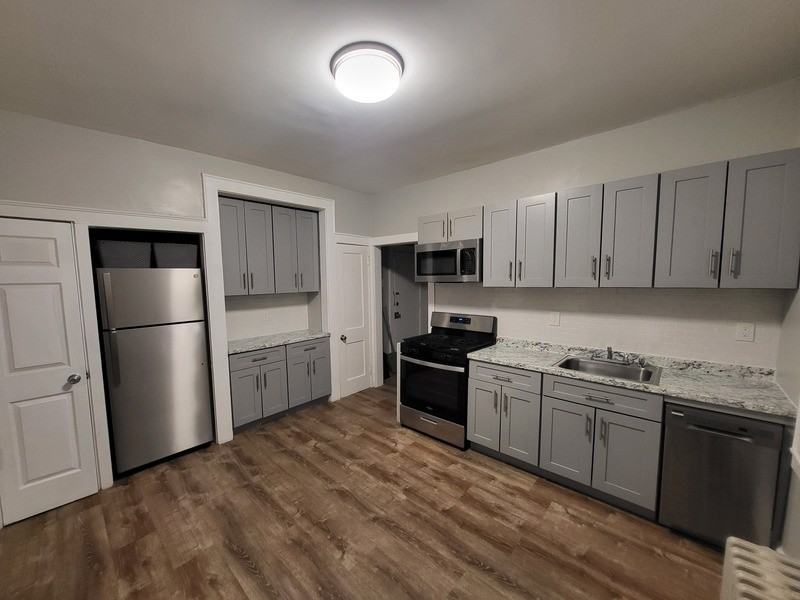 100 Grand Ave #1R - Photo 7 of 12