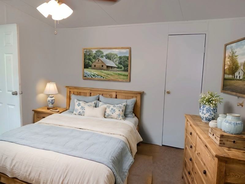 3230 S Loopeast , - Photo 6 of 7