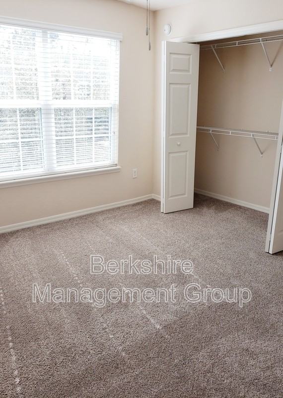 1012 Dossey Oaks Ln - Photo 7 of 22