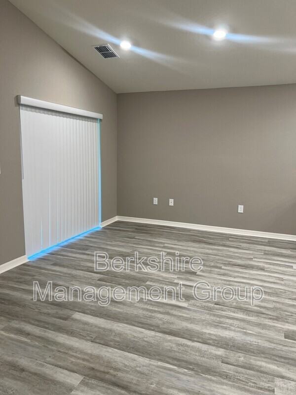 1136 Brook Meadow Dr - Photo 3 of 21