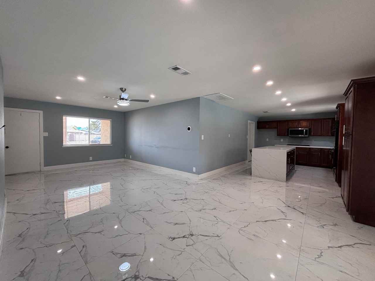 4422 Bennett Dr - Photo 5 of 17