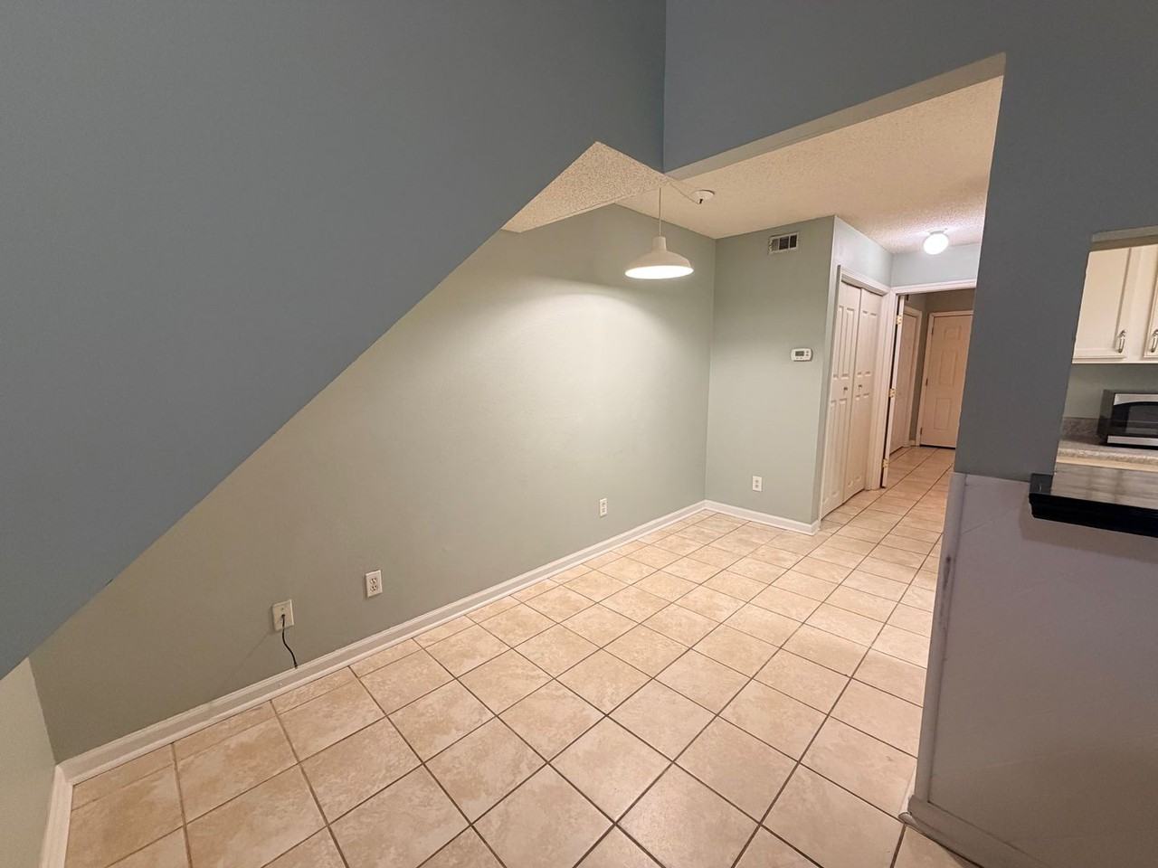 2259 Parrot Ln - Photo 4 of 11