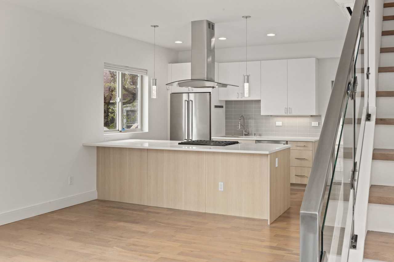 1304 W Newton St - Photo 6 of 50