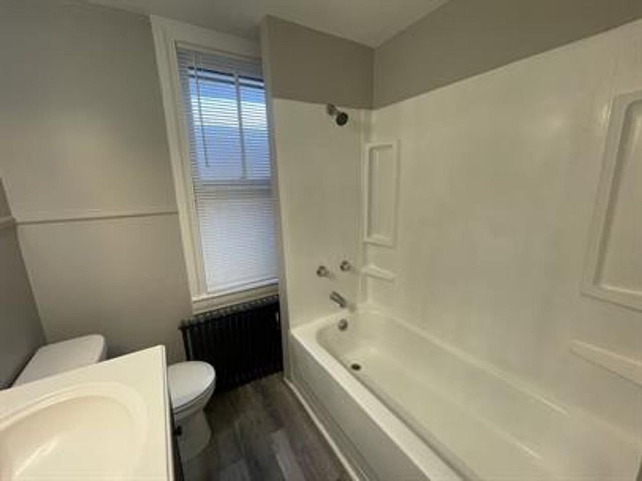 631 Roosevelt Ave - Photo 6 of 15