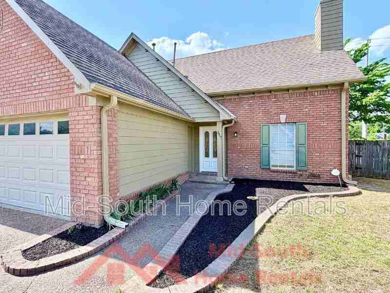 347 Port Douglas Cv - Photo 2 of 25