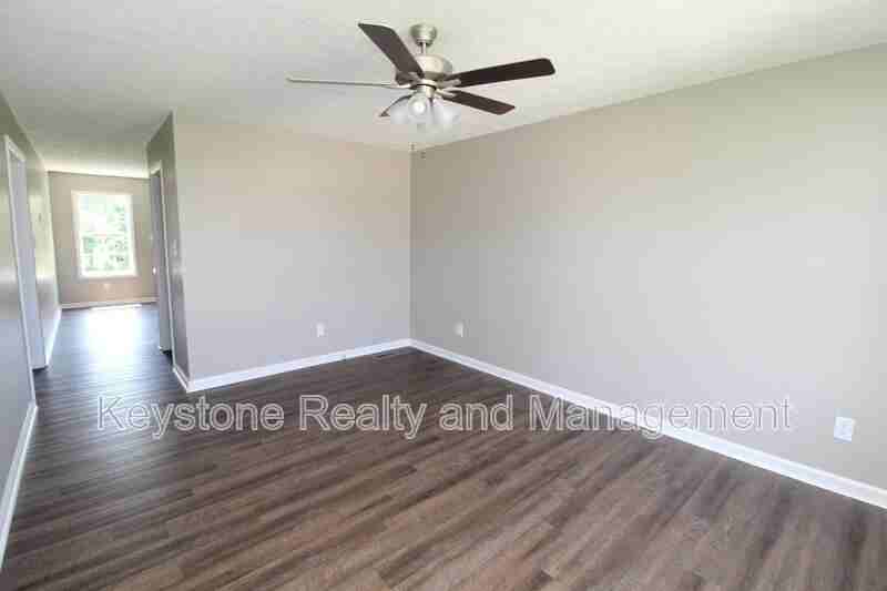 927 L C Ave - Photo 2 of 8