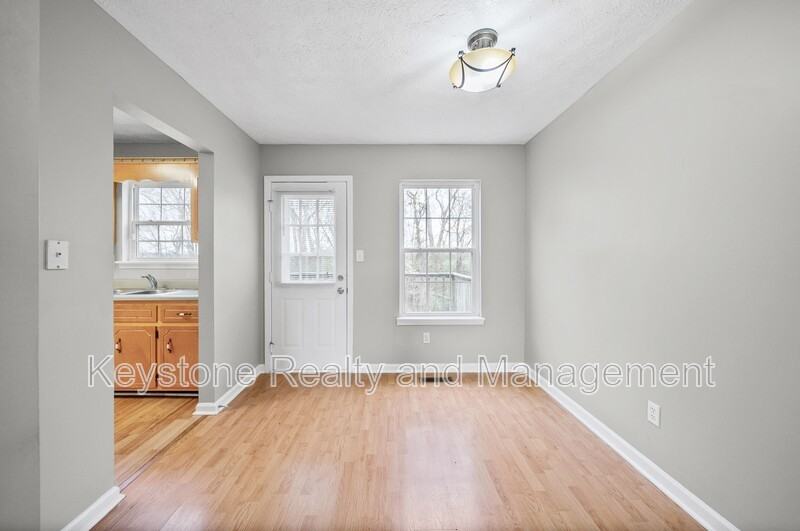 945 L C Ave - Photo 4 of 15