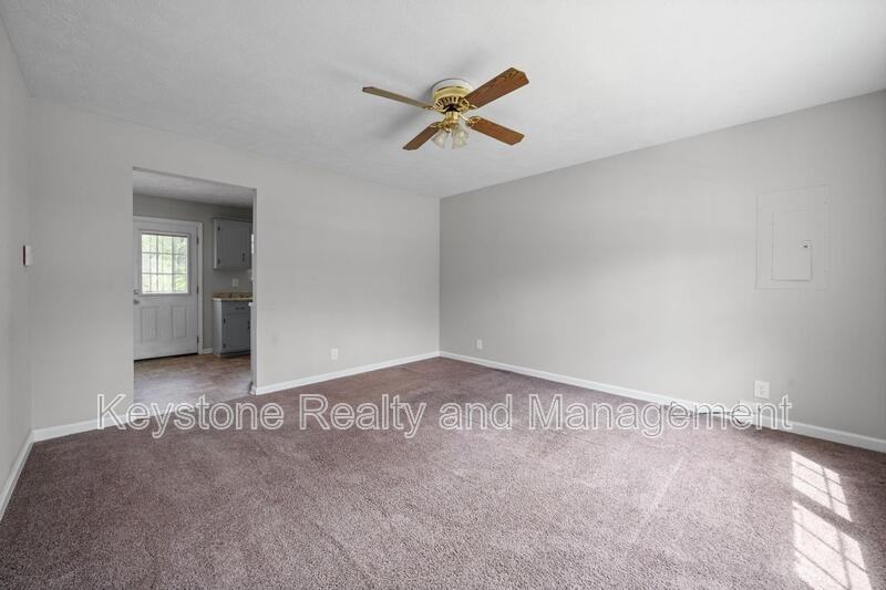 9193 Pembroke Oak Grove Rd - Photo 3 of 16