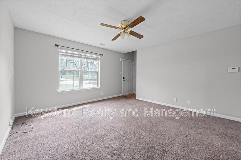 9193 Pembroke Oak Grove Rd - Photo 4 of 16