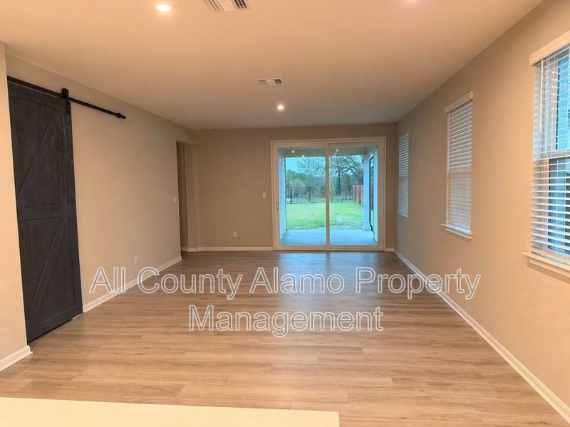 420 Chaste Tree Dr - Photo 3 of 11