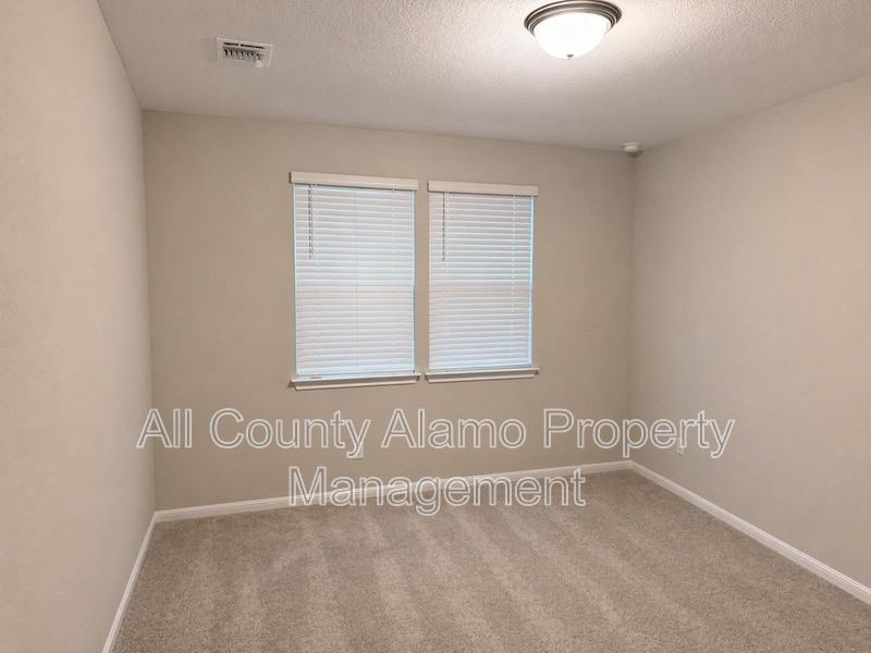 420 Chaste Tree Dr - Photo 6 of 11