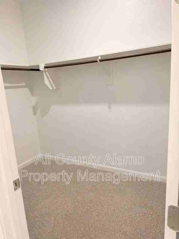 420 Chaste Tree Dr - Photo 7 of 11