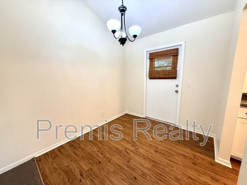 1165 E Spruce St - Photo 3 of 8