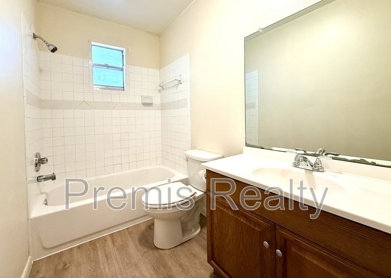 1165 E Spruce St - Photo 6 of 8