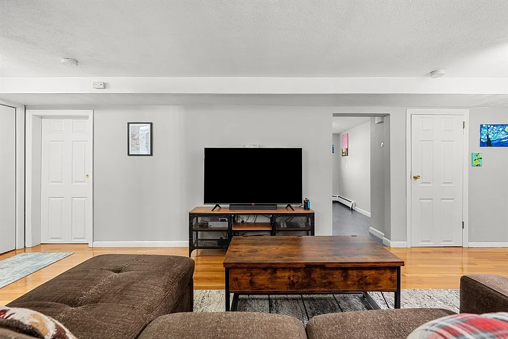 24 Westgate Rd - Photo 3 of 18