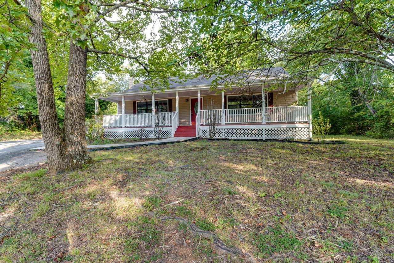 4717 Beverly Kay Dr - Photo 3 of 30