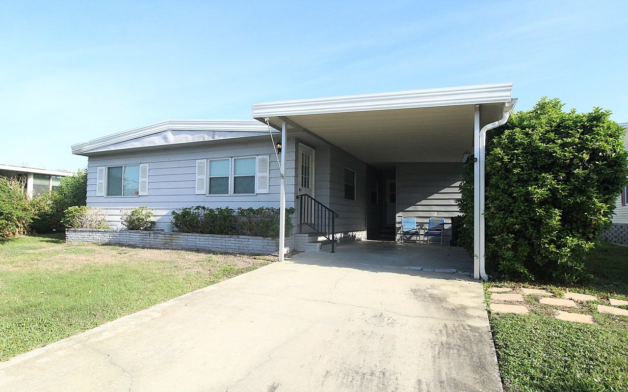 5803 Danbury Ln - Photo 2 of 27