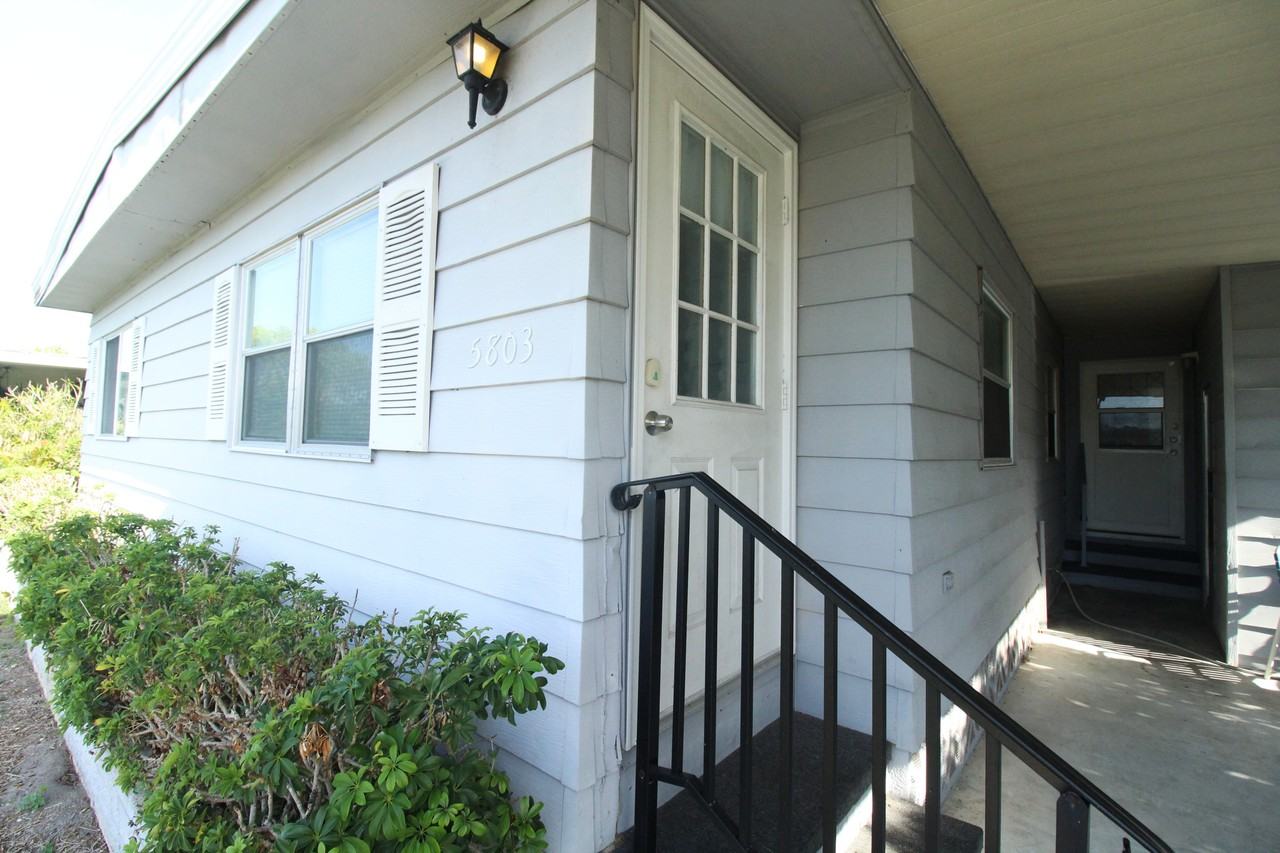 5803 Danbury Ln - Photo 3 of 27