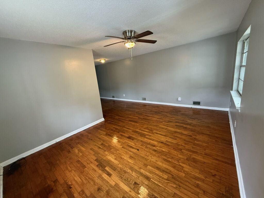 3608 Willow St - Photo 2 of 12