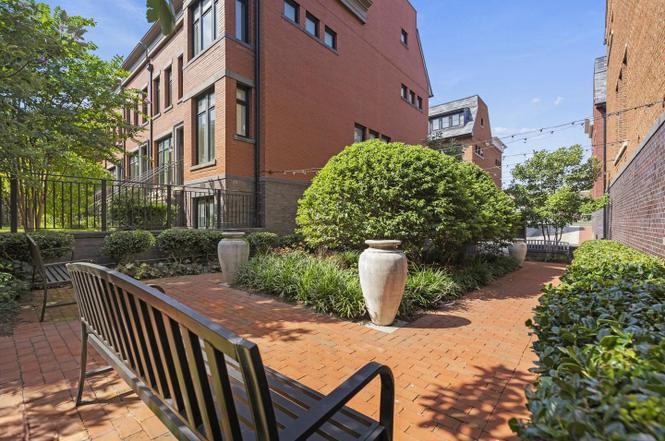 1324 E St Se #205