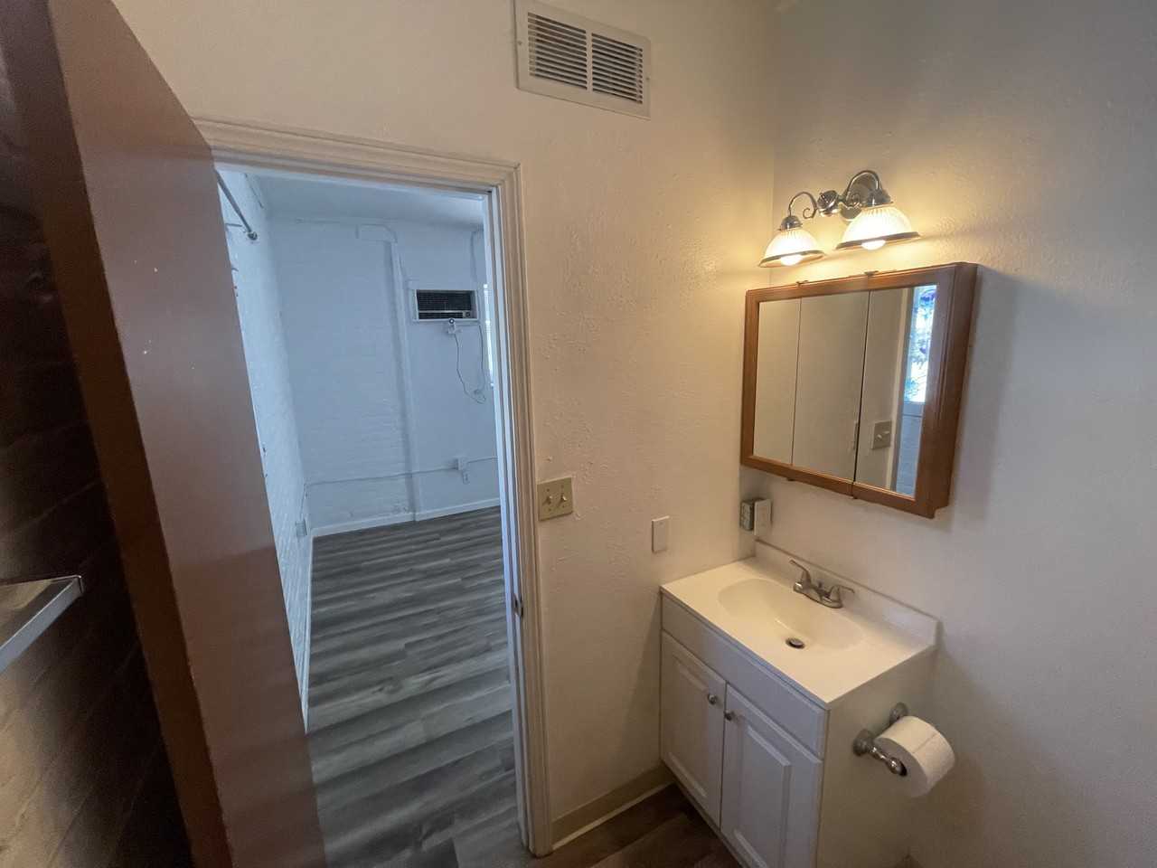 121 High St Ne - Photo 7 of 11