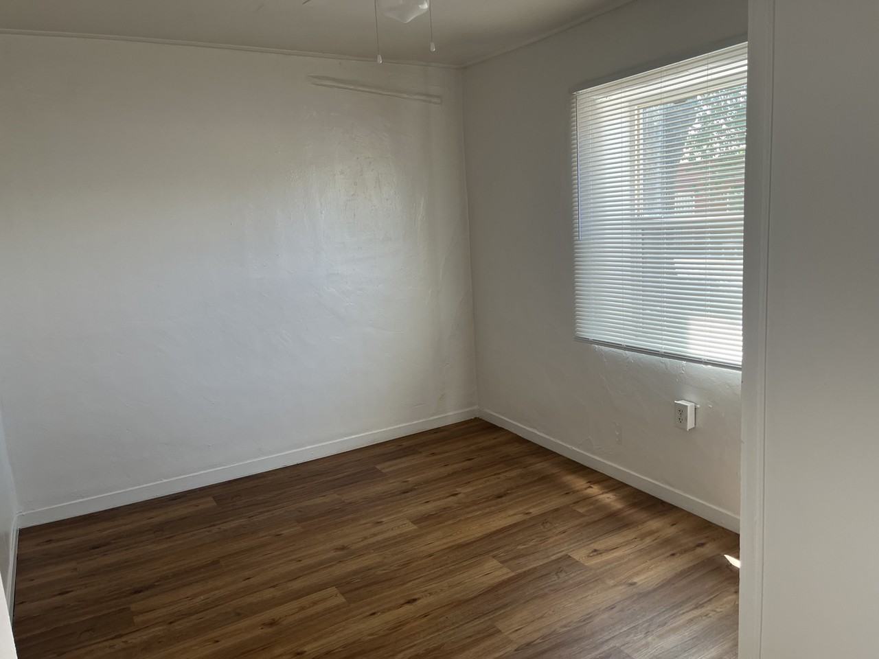 7524 2Nd St Nw - Photo 3 of 33