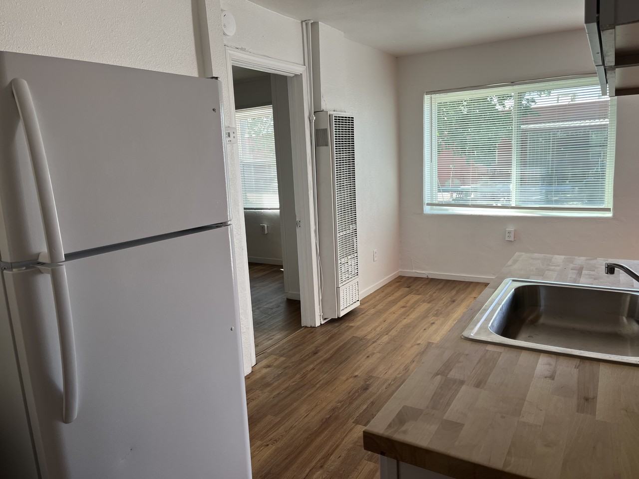 7524 2Nd St Nw - Photo 7 of 33