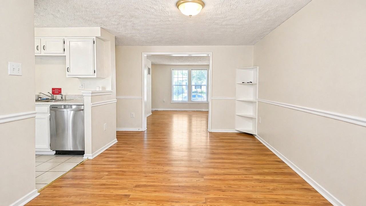 7416 Kilcreggan Ter - Photo 5 of 23