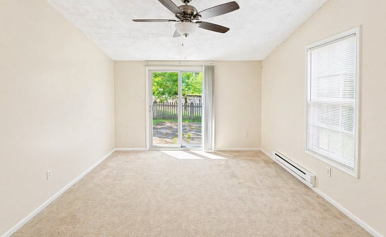 7416 Kilcreggan Ter - Photo 6 of 23