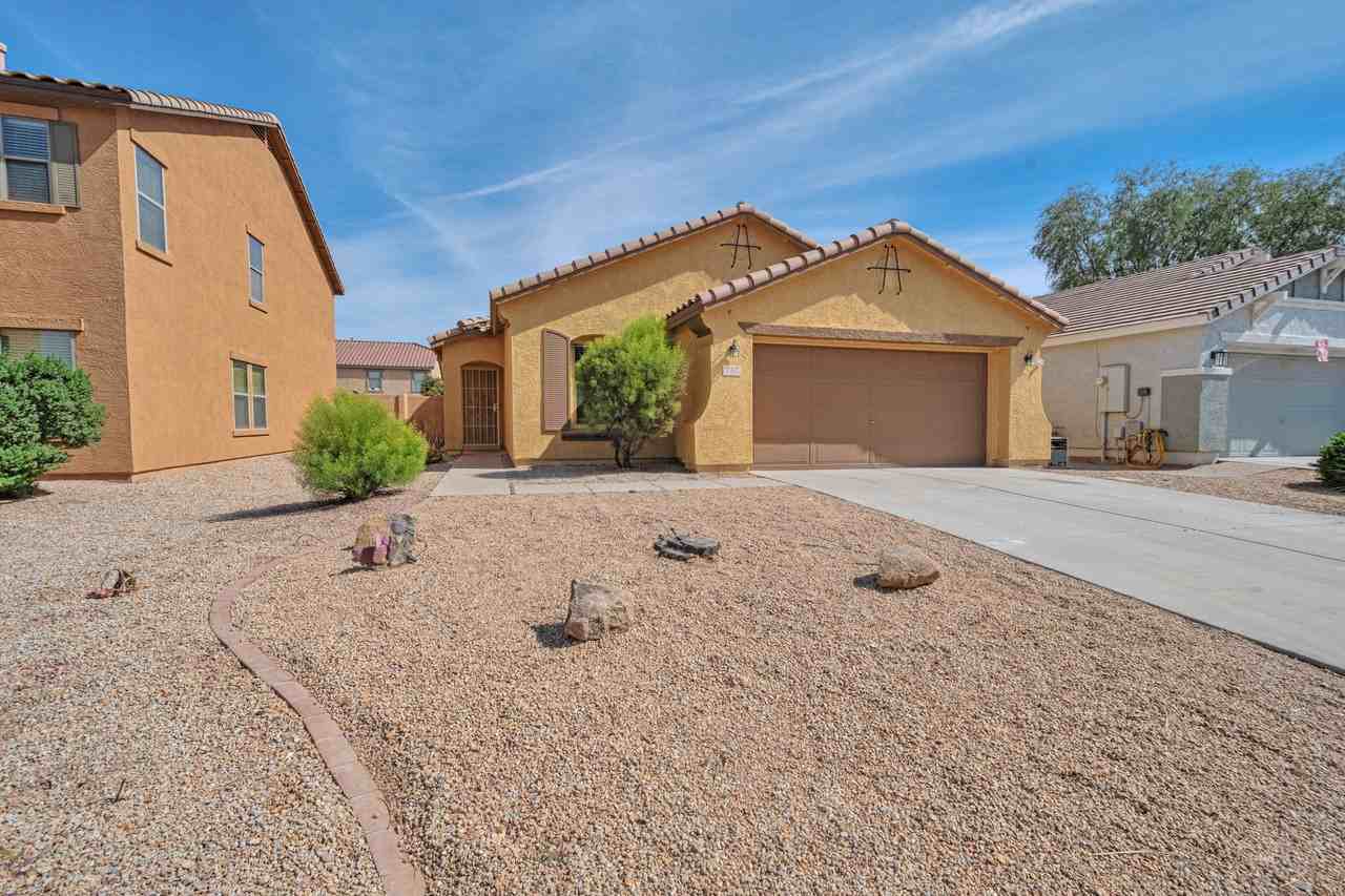 757 E Cowboy Cove Trl - Photo 2 of 24