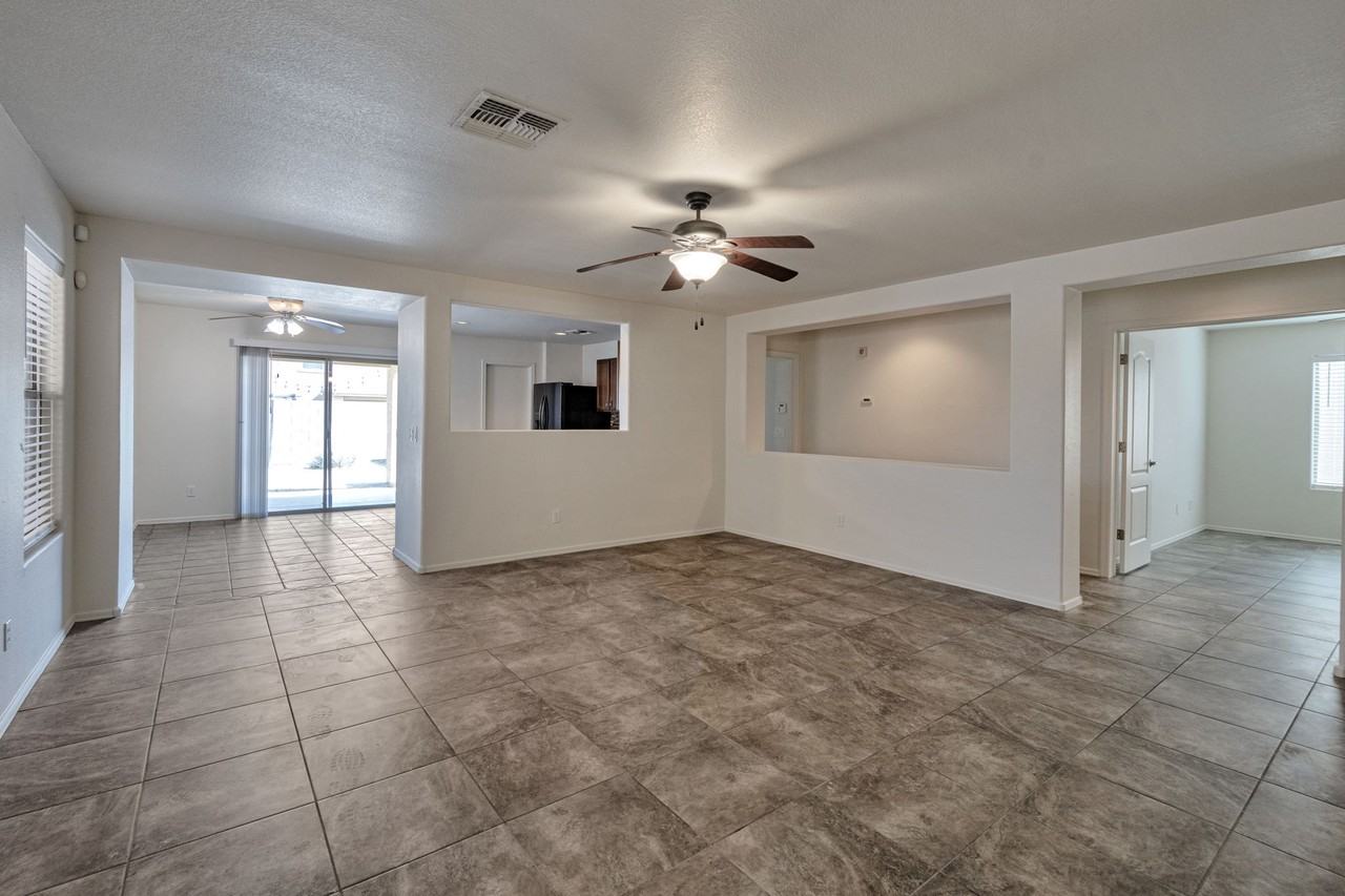 757 E Cowboy Cove Trl - Photo 4 of 24