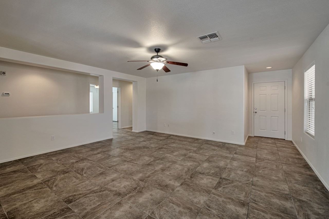757 E Cowboy Cove Trl - Photo 5 of 24