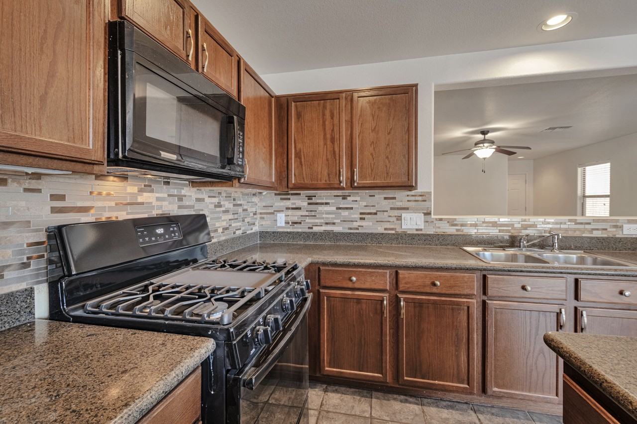 757 E Cowboy Cove Trl - Photo 7 of 24