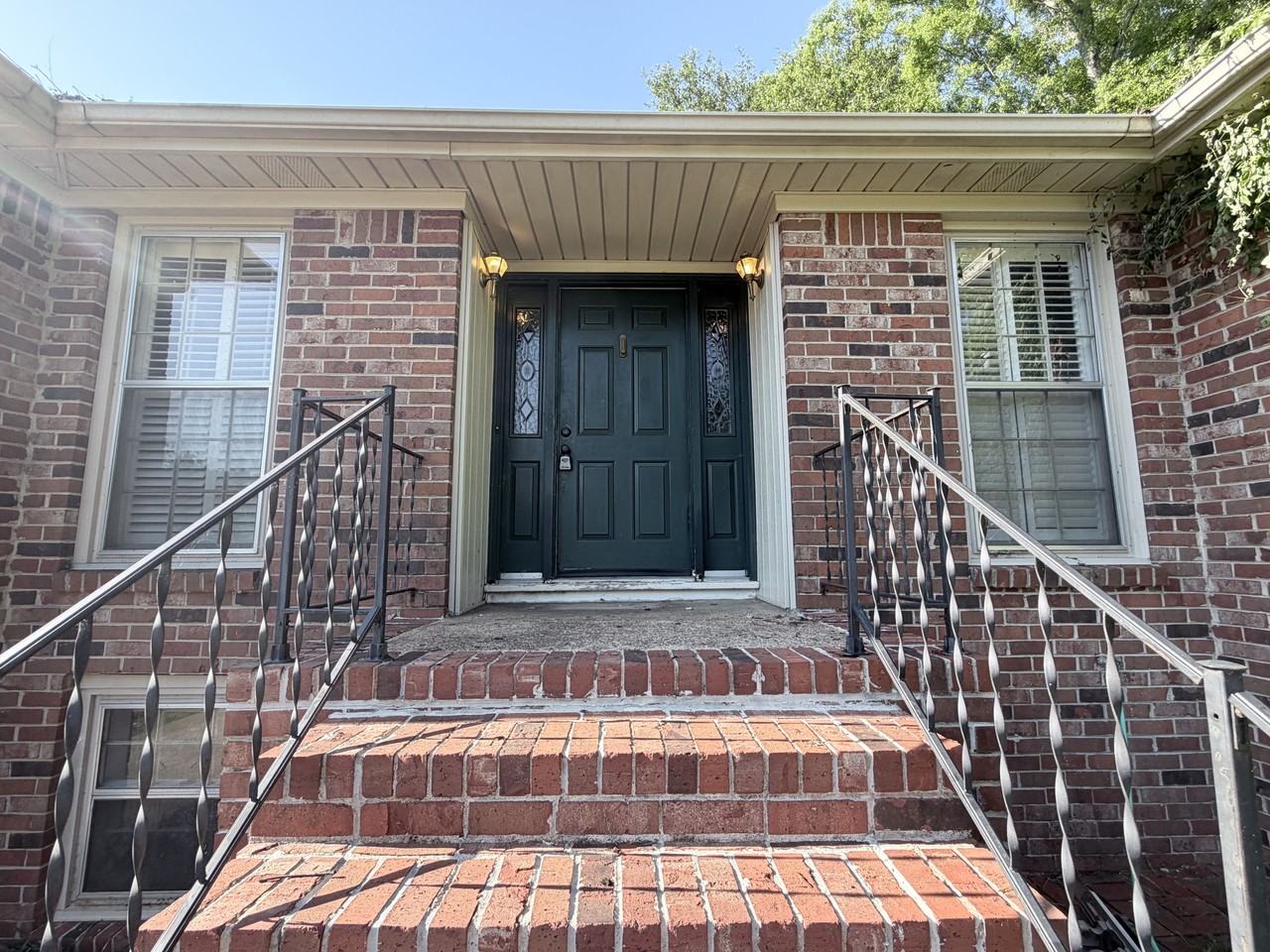 8711 Edgehill Dr Se - Photo 2 of 23