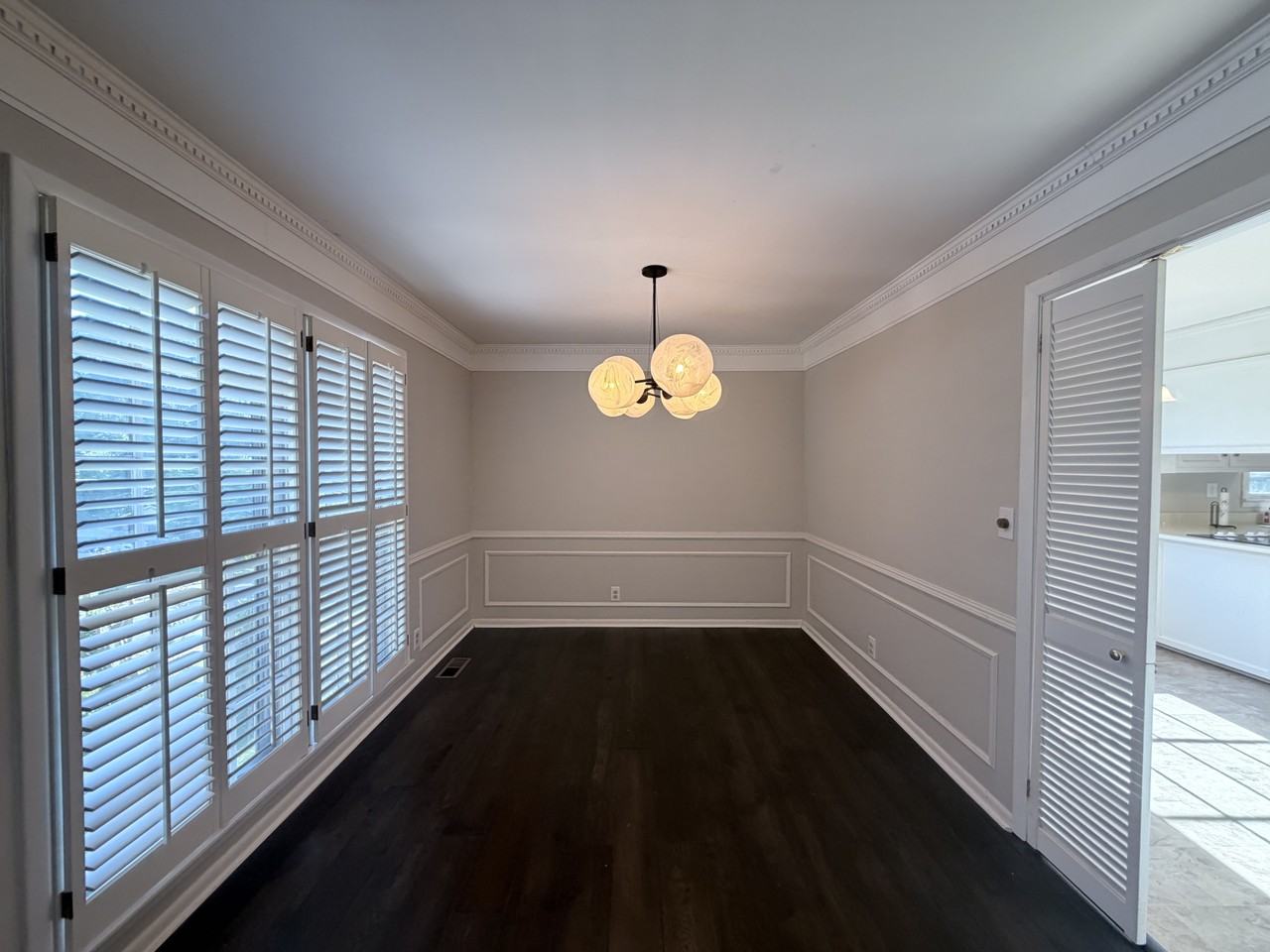 8711 Edgehill Dr Se - Photo 6 of 23