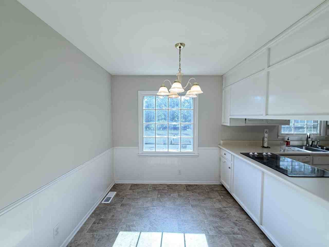 8711 Edgehill Dr Se - Photo 7 of 23