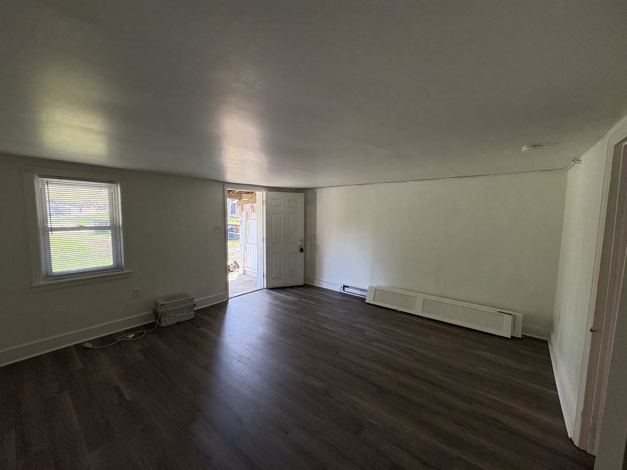 403 W South St - Photo 5 of 18