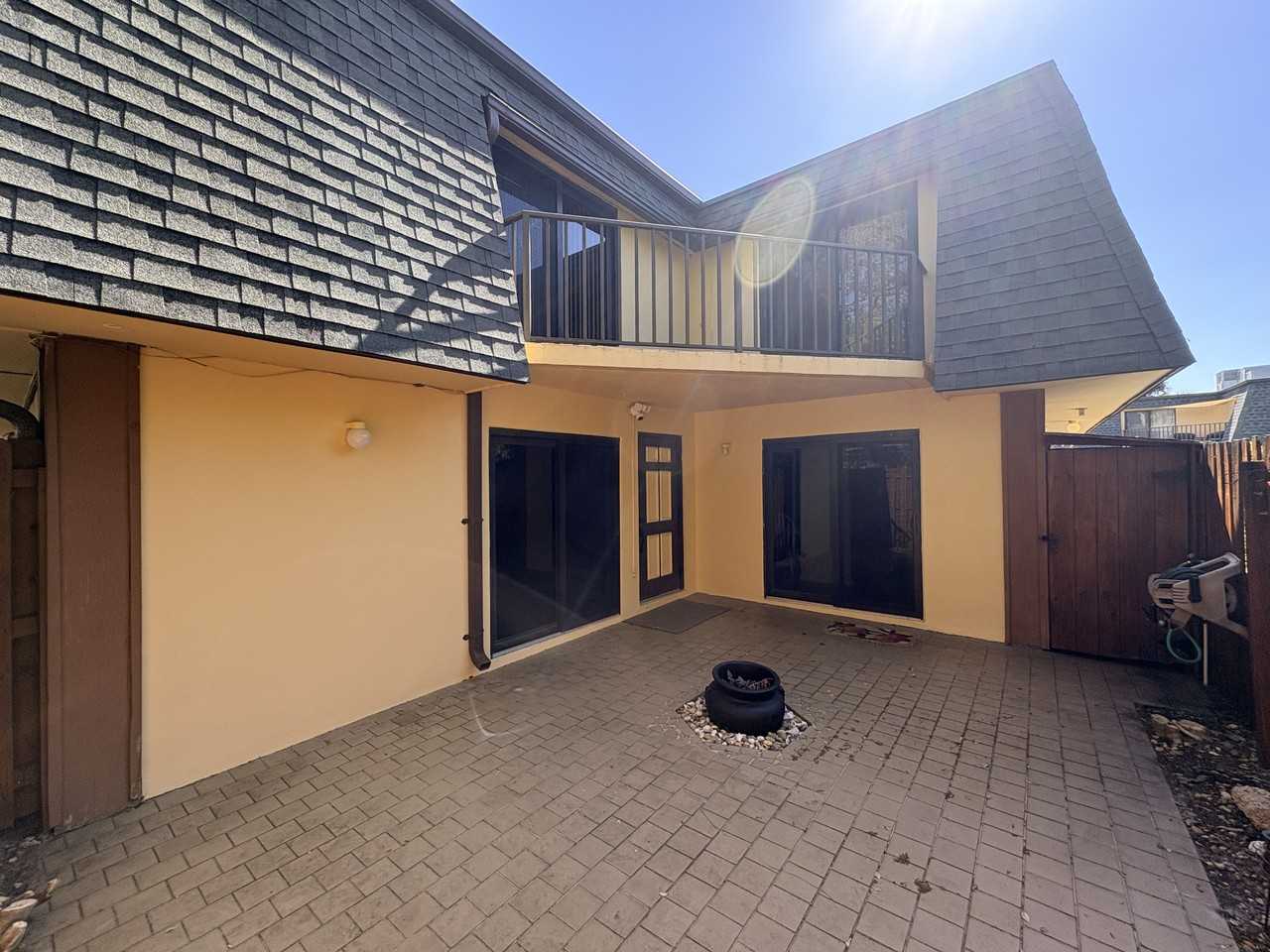 3810 Saxon Dr - Photo 3 of 21