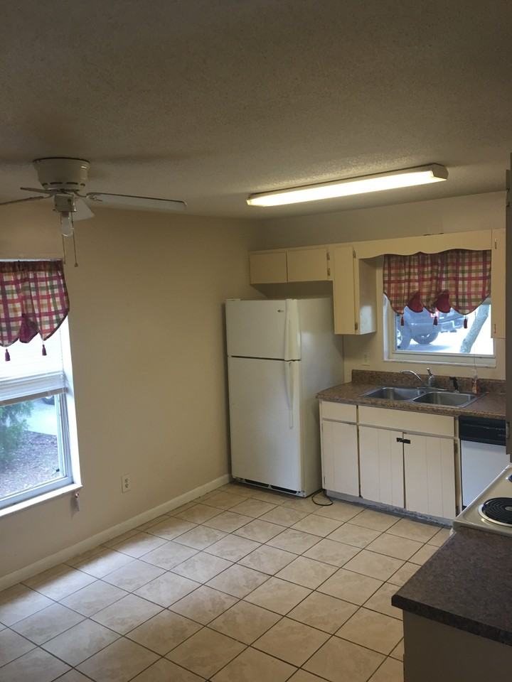 2829 Nordman Ave - Photo 3 of 25