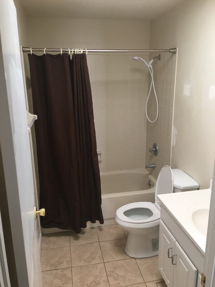 2829 Nordman Ave - Photo 6 of 25