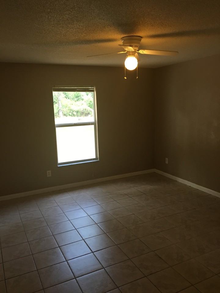 2829 Nordman Ave - Photo 7 of 25