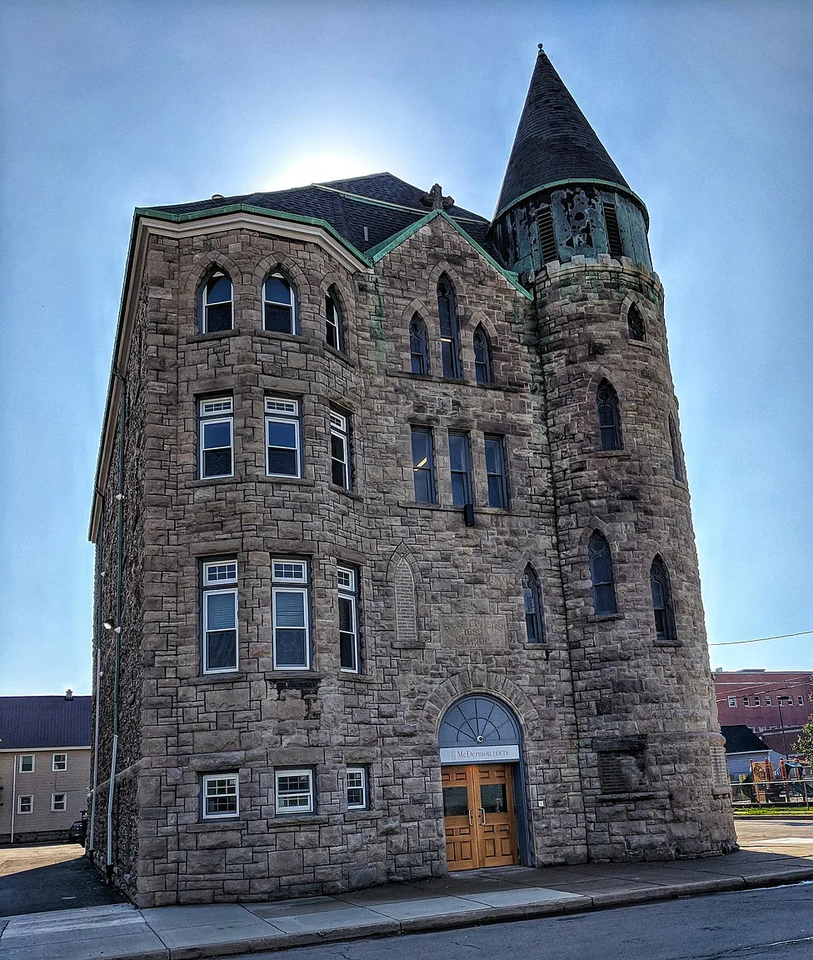 169 Elk St - Photo 4 of 14