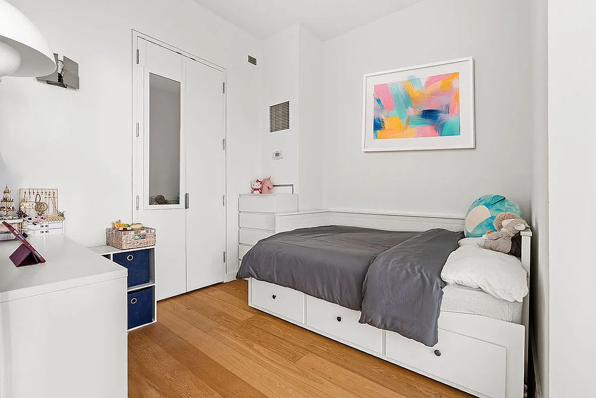 2728 Thomson Ave #529 - Photo 4 of 9