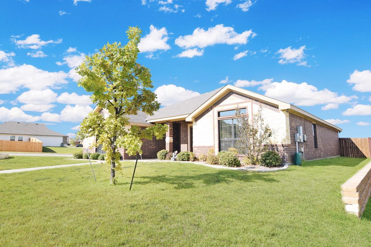 3701 Breeder Ln - Photo 3 of 22