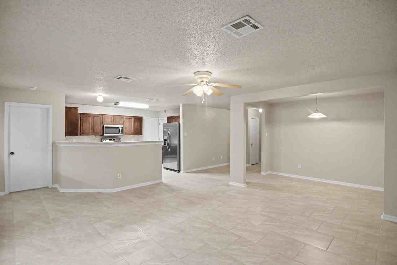 3201 Tom Lockett Dr - Photo 6 of 21